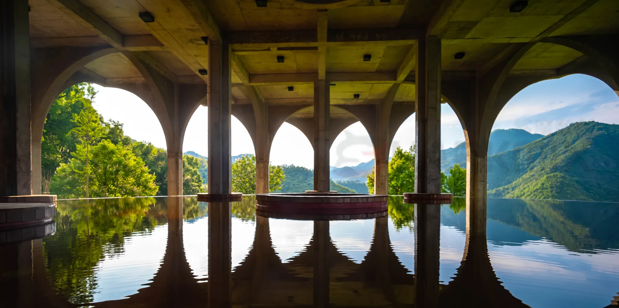 Arcade reflection